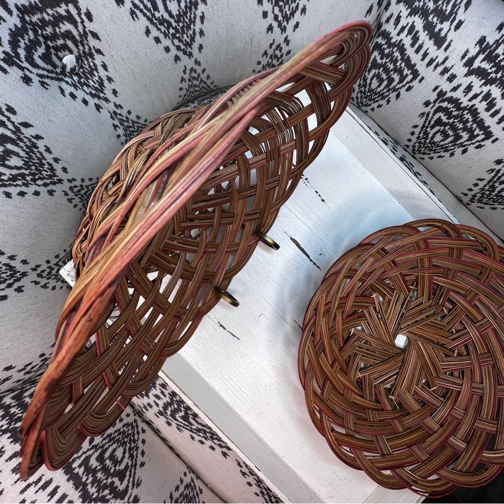 Pair of Vintage Wicker Baskets - Picture 15 of 16